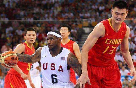 姚明一直保持着对篮球的渴望和努力，所以他被国人所尊重(5)