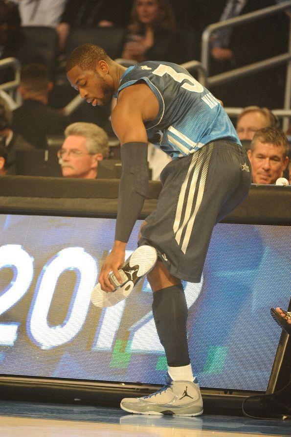 nba战靴韦德 这里有韦德穿上NBA赛场的所有鞋子丨球鞋之路(30)
