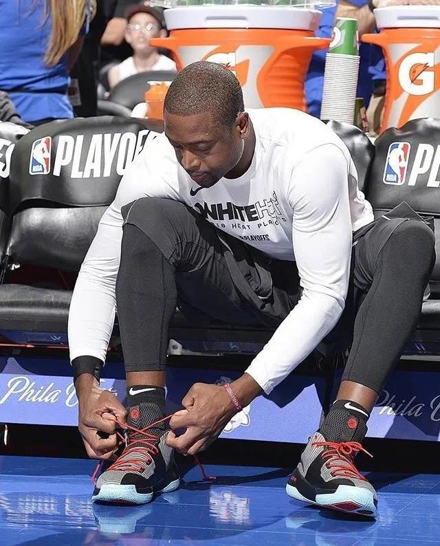 nba战靴韦德 这里有韦德穿上NBA赛场的所有鞋子丨球鞋之路(45)