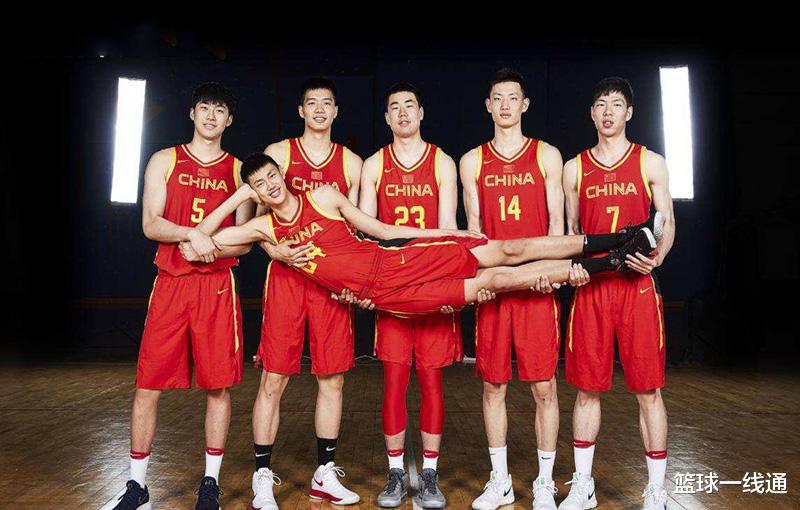 中国男篮“大换血”！杜峰抓大放小，20人集训名单“拿掉”这8人(3)