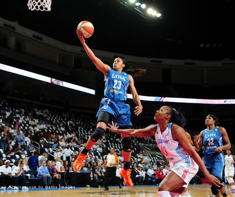 wnba玛雅摩尔街球 摩尔的篮球之路以及她眼中的WNBA(2)