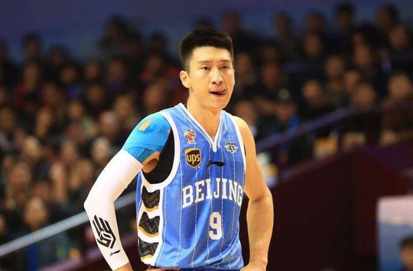 08年奥运会中国男篮球员，如今仅剩3位留在赛场上，网友：不容易(3)