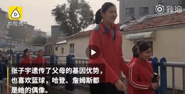中国篮球未来希望！13岁小将身高已达2米21，天赋出众统治力或超姚明？(6)