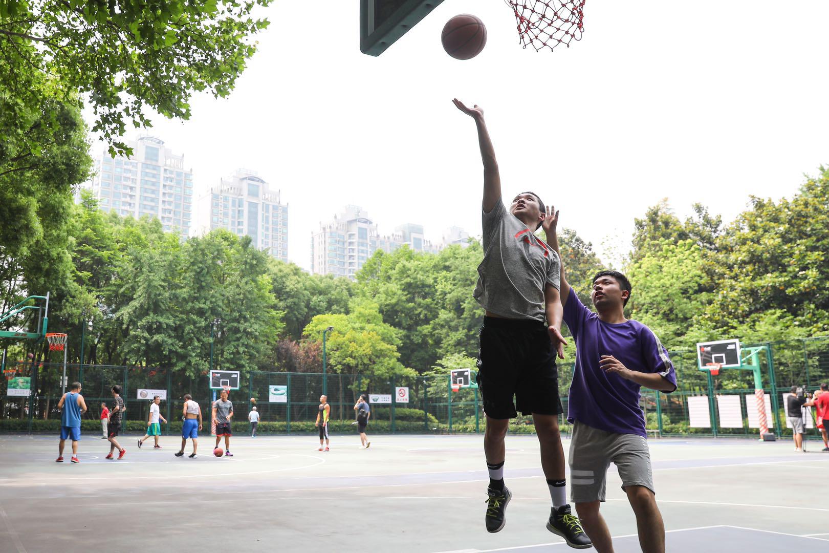 这一上海最著名的篮球圣地, 为啥偏要加上这么一扇“门”?(11)