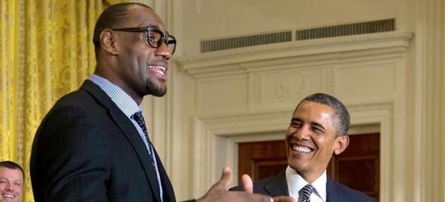 奥巴马白宫会见nba 奥巴马最后一次白宫接见NBA冠军(1)