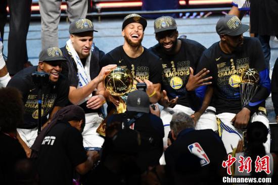 nba今年总决赛冠军 NBA总决赛勇士横扫骑士卫冕总冠军(1)