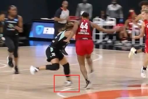 nba球员谁扭过脚踝 WNBA球员脚踝90度扭伤(1)