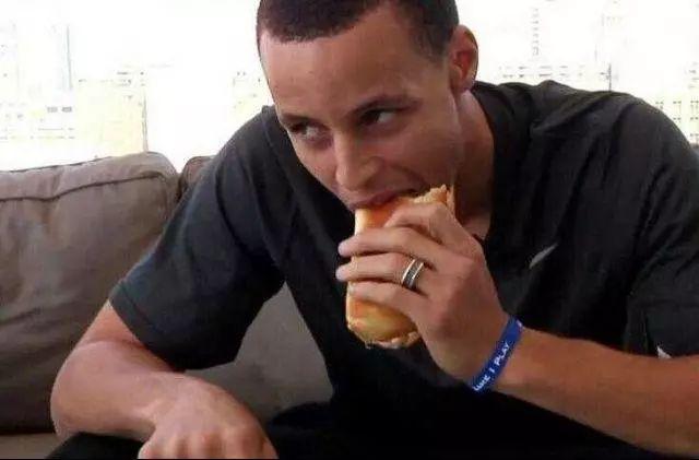 nba球员怎么喜欢吃汉堡 NBA球员不止喜欢汉堡炸鸡(1)