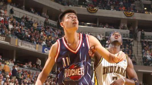 姚明nba第一场 姚明在NBA的第一场比赛(3)
