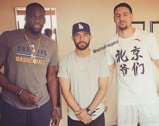 nba球员都穿什么衣服 看看NBA球星们所穿的汉字衣服(5)