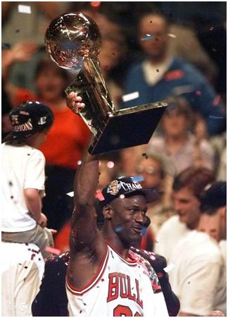 迈克尔乔丹在nba地位 为什么迈克尔乔丹被誉为NBA历史第一人(3)