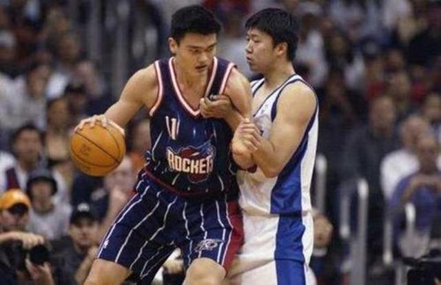 姚明nba职业生涯单场最高篮板数 姚明生涯最高41分22个篮板7次助攻(2)