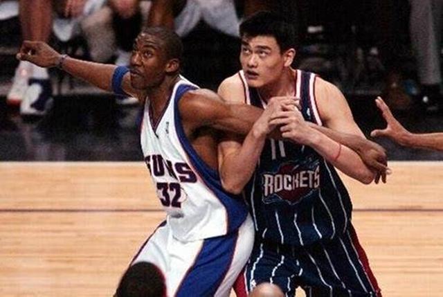 姚明nba职业生涯单场最高篮板数 姚明生涯最高41分22个篮板7次助攻(4)