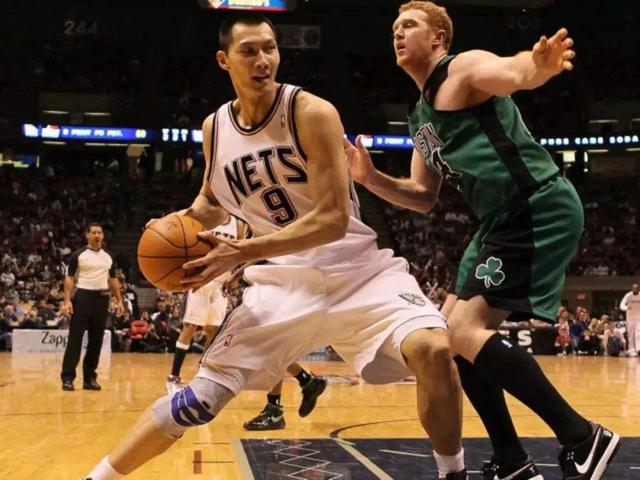 姚明nba职业生涯单场最高篮板数 姚明生涯最高41分22个篮板7次助攻(5)