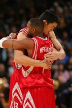 nba球星拥抱 NBA球星紧紧拥抱的那一刻(1)