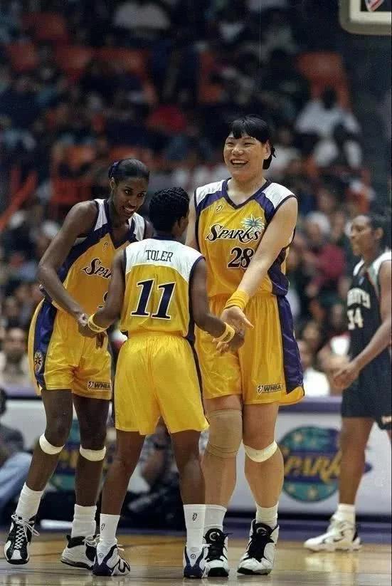 wnba中那个42号扣篮 WNBA第一位扣篮球星的传奇故事(2)