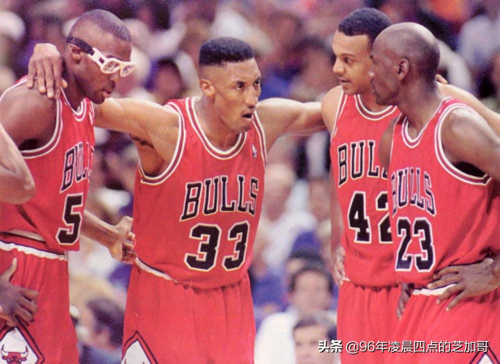 92-93年nba总决赛 1993年NBA总决赛第四场——钻石一代的经典对决(6)