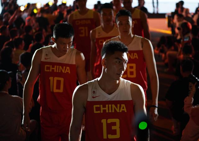 早八点，中国男篮好消息，12人大名单或已出炉，球迷最期待的来了(3)