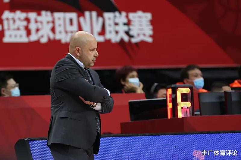 王骁辉退役并尝试转型教练，如何理性评价王骁辉和CBA的防守强度(2)