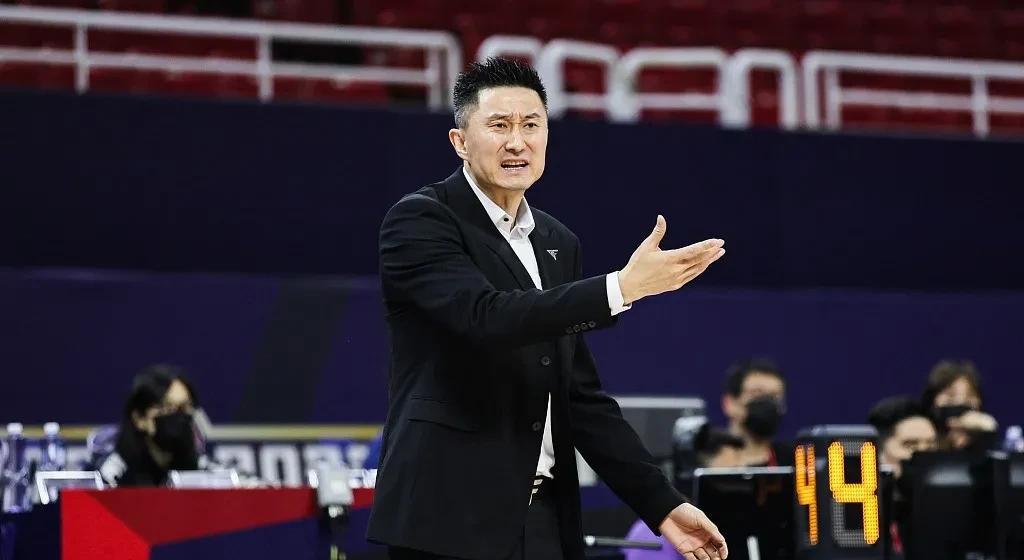 CBA广东男篮再添强援，顶尖后卫交换中国男篮主力中锋，值得期待(3)