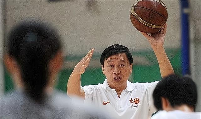 功勋教练李亚光，运动员时期被称神投手，成为教练带领女篮创佳绩(5)