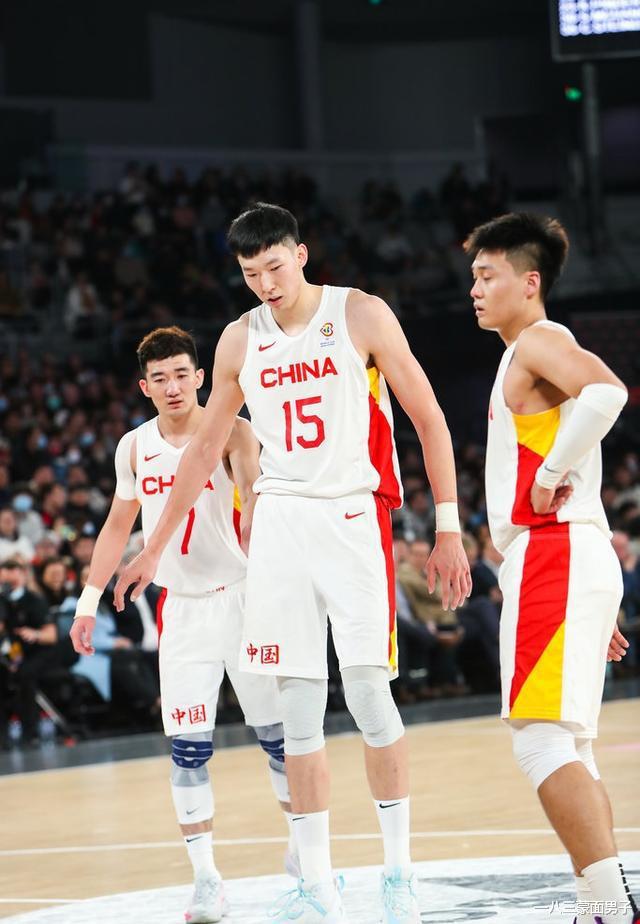 中国男篮冲击世界杯不乐观！和强队差距太明显 周琦成最大亮点(1)