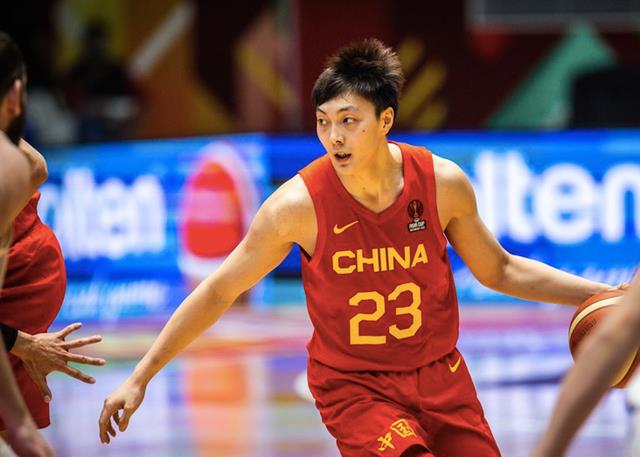 中国篮球是不是糟糕透了？苏群掏心窝的一席话，说得很有道理(3)