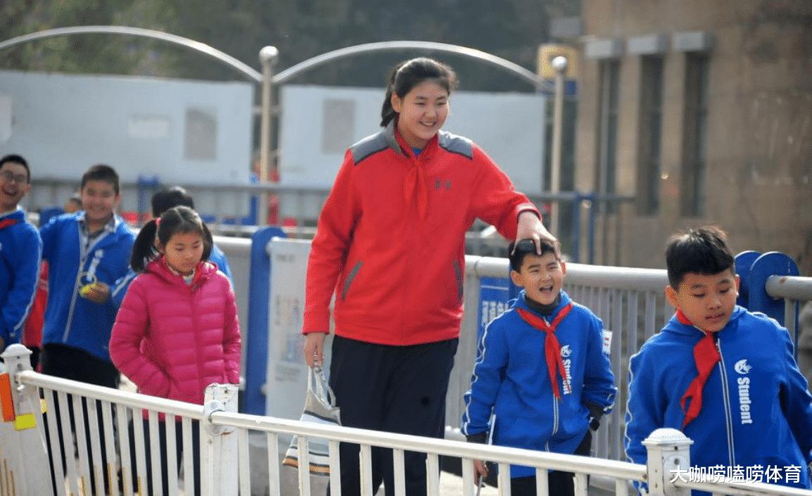 中国女篮新希望！2米26+260斤堪称“巨无霸”，被誉为女版奥尼尔(5)