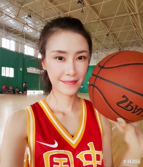 中国女篮身高1.95米，曾参加非诚勿扰，现在31岁的她怎么样了(4)