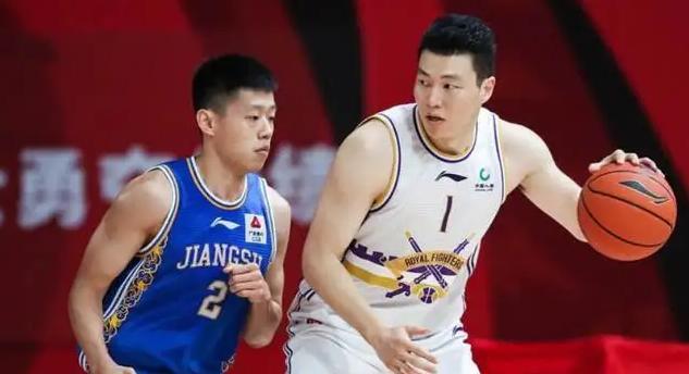 正式告别！中国男篮大牌球员无球可打，离开CBA赛场