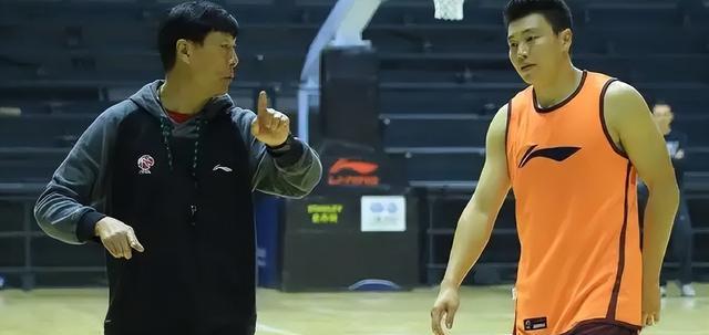 正式告别！中国男篮大牌球员无球可打，离开CBA赛场(3)