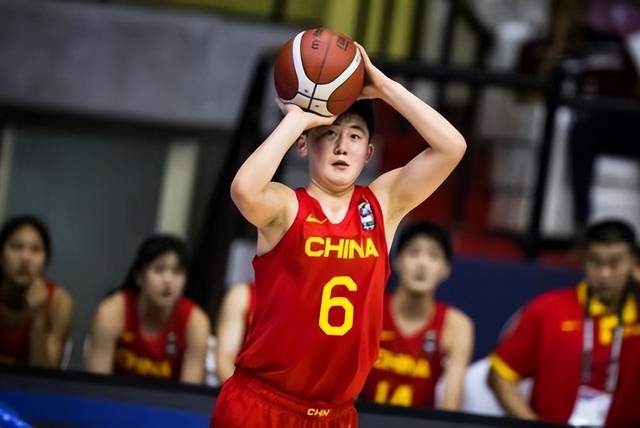 中国U18女篮战胜韩国晋级四强 年轻球员们状态不稳应多进行鼓励(8)