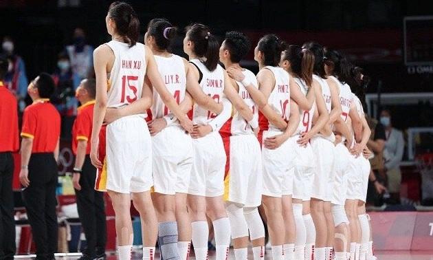 点燃球市！中国女篮出征世界杯，当地球迷支持，最强阵争开门红(2)