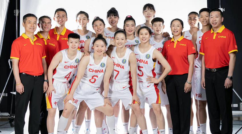 点燃球市！中国女篮出征世界杯，当地球迷支持，最强阵争开门红(4)