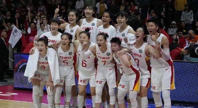 中国女篮让球迷看见希望，晋级四强，真有实力跟美国争夺奖牌(1)