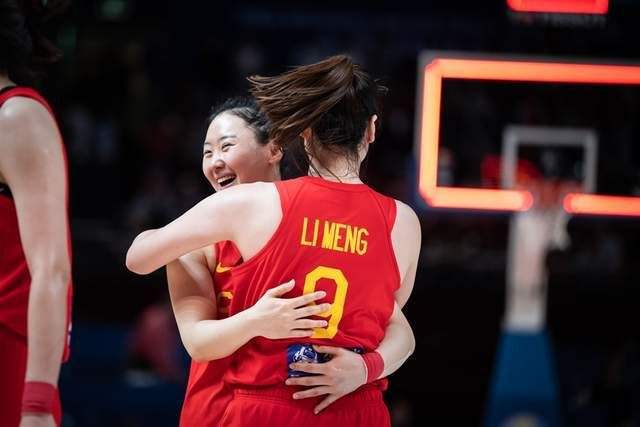 国际篮联官宣，中国女篮喜从天降，李梦升级，姚明荣光。(3)