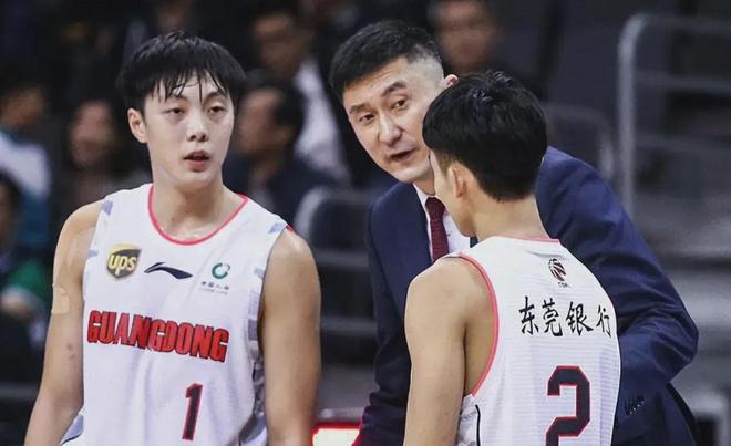 有人说，徐杰是中国篮球后卫的天花板，你怎么看？(1)