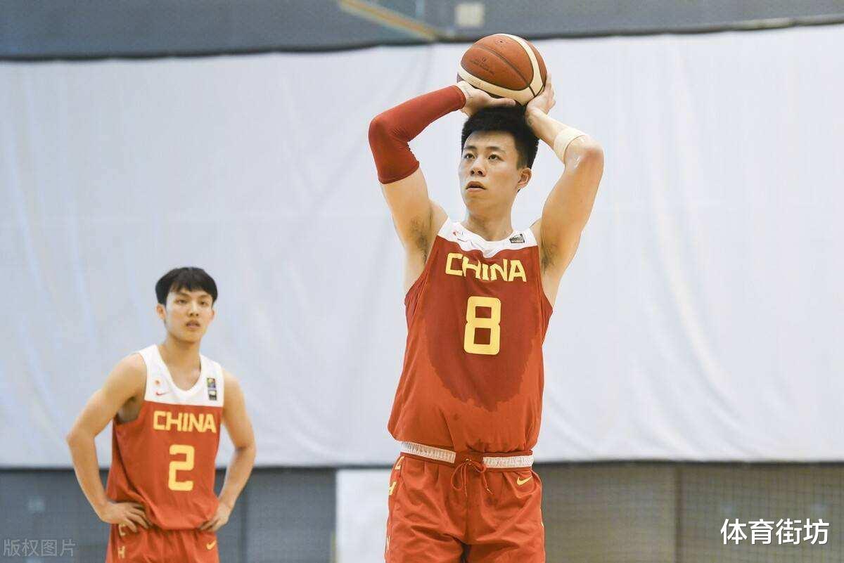 悬念揭晓，中国男篮新一届大名单敲定，金金、继伟无缘，他最意外(2)