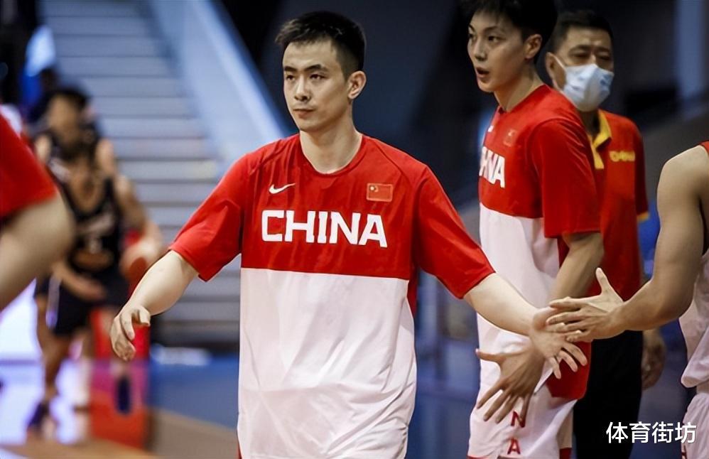 悬念揭晓，中国男篮新一届大名单敲定，金金、继伟无缘，他最意外(3)
