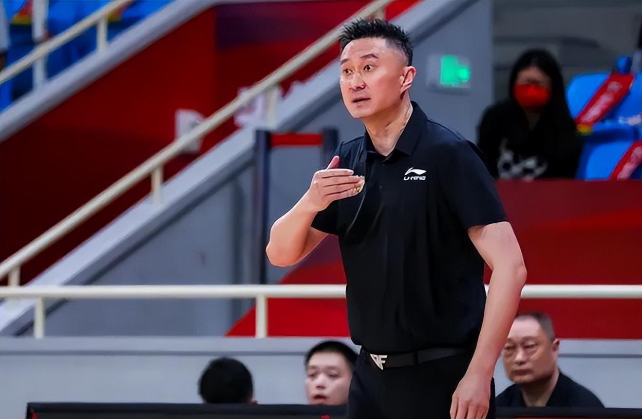 中国男篮最新名单引争议！杜锋29岁外甥入选国家队，被质疑有黑幕(2)