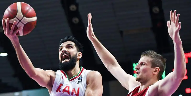 篮将在世预赛第9轮比赛中对阵伊朗男篮！“哈达迪该谁去防”成了一个问题(2)