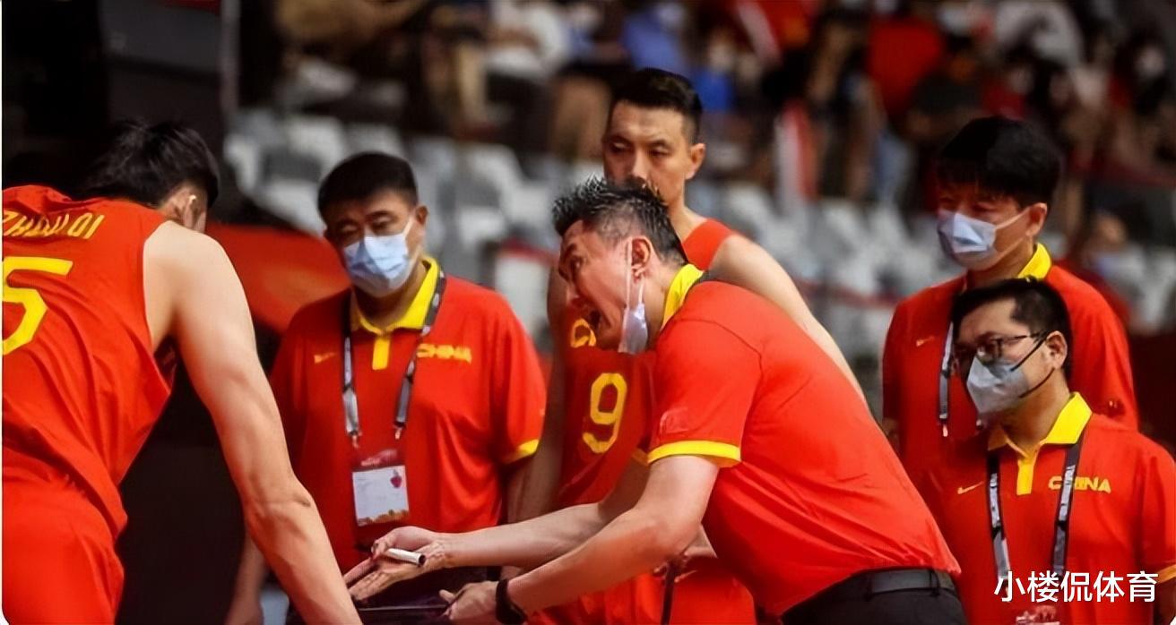 国际篮联公布中国男篮报名名单，跟杜锋说的不一样，到底是咋回事(2)