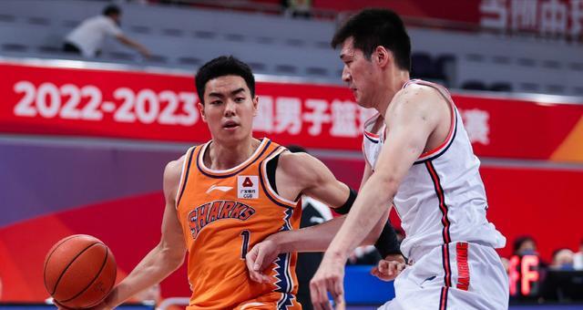上海男篮大牌外援到位，曾入选NBA最佳防守一阵，王哲林迎来帮手(3)