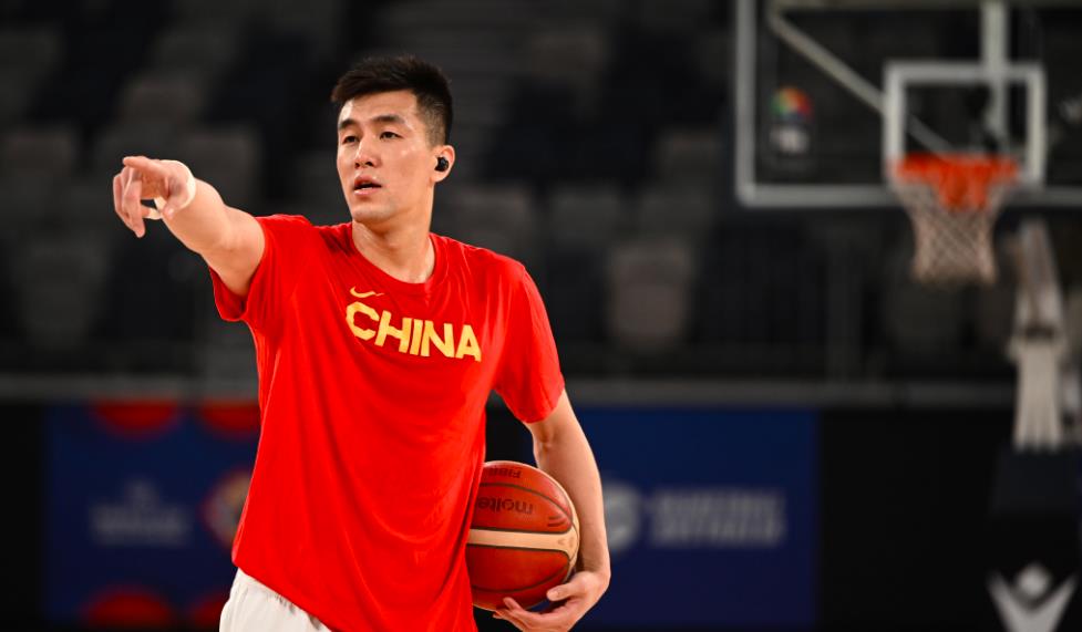 中国男篮与上海热身赛失误不断，进攻哑火，中投命中率竟为0(7)