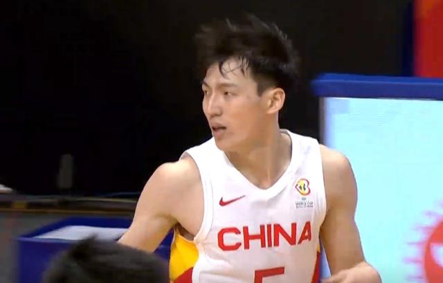 18分！13分！中国男篮两大替补发威救了乔帅，周琦后两节0分(3)