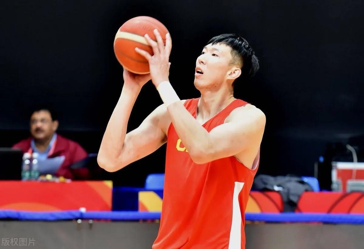 睢冉：篮球打得不行，搅和中国篮球在行。
他应该是篮球圈最“成功”的经纪人，三大国(3)