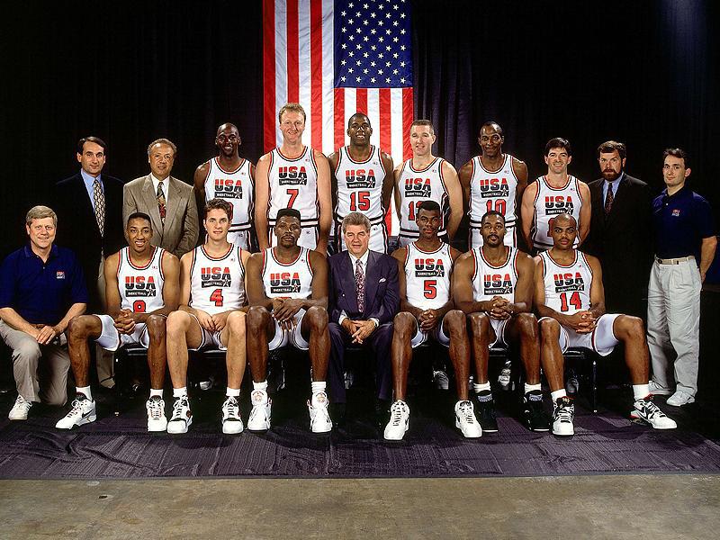 充满传奇的92年梦一队，统治篮坛的12人，带给全世界一场篮球盛宴(1)
