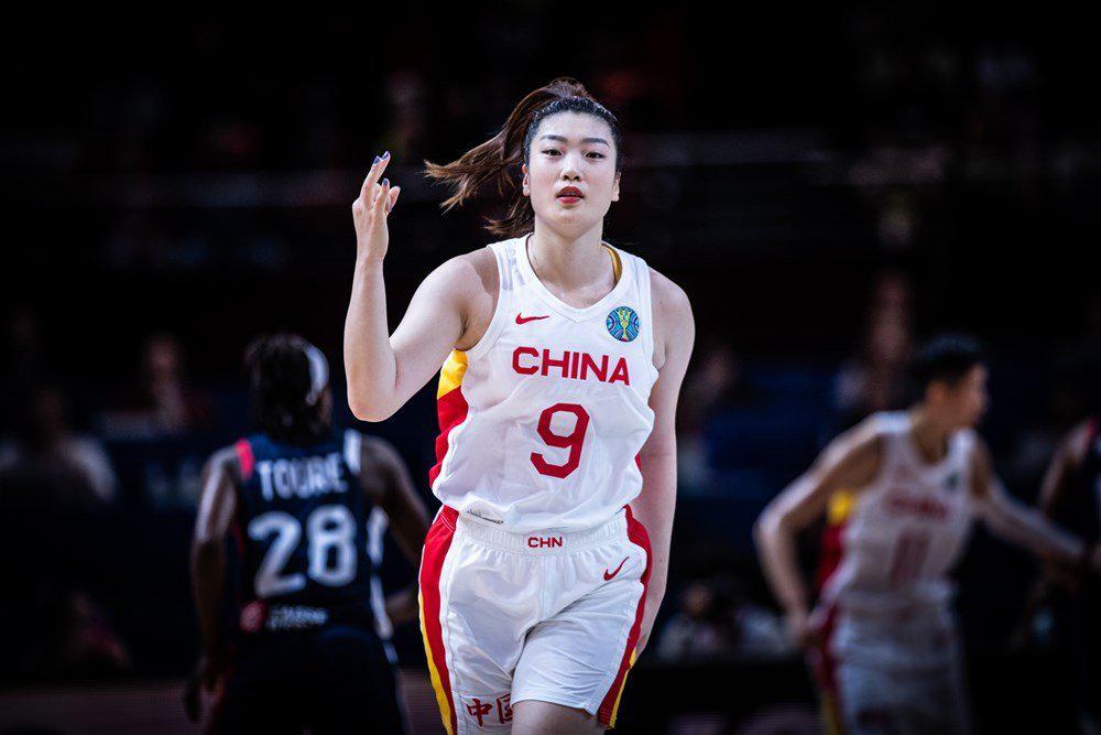 恭喜！#李梦签约WNBA华盛顿神秘人#中国女篮明星球员李梦签约WNBA华盛顿神秘(2)