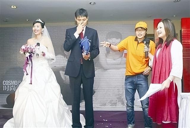 中国女篮前队长陈楠：退役后嫁给了公务员丈夫，育有两子家庭幸福(18)
