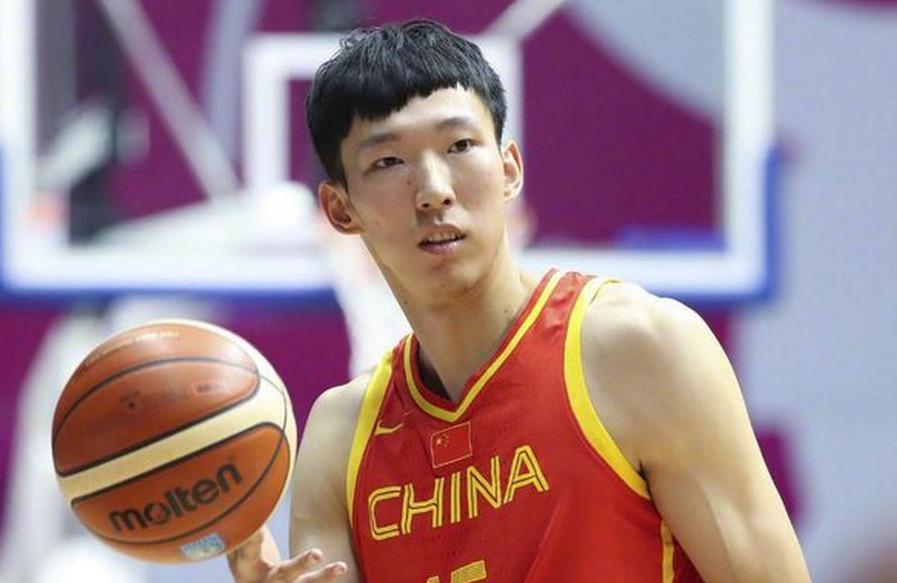 中国男篮热身赛周琦缺席两场，状态成为悬念，乔帅中锋人选受考验(1)